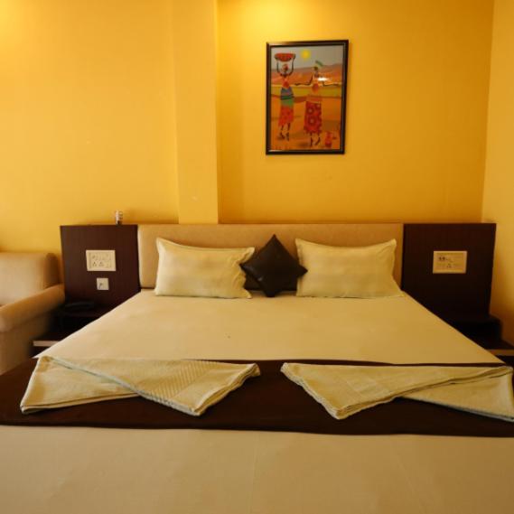 Golden View Resort And Restaurant Tajpur エクステリア 写真
