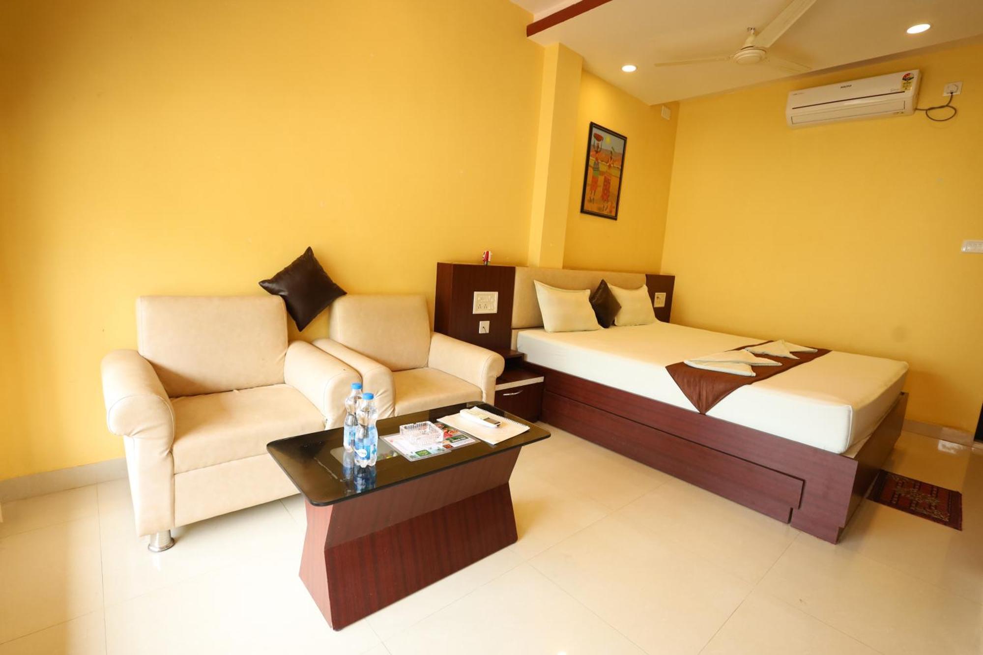 Golden View Resort And Restaurant Tajpur エクステリア 写真