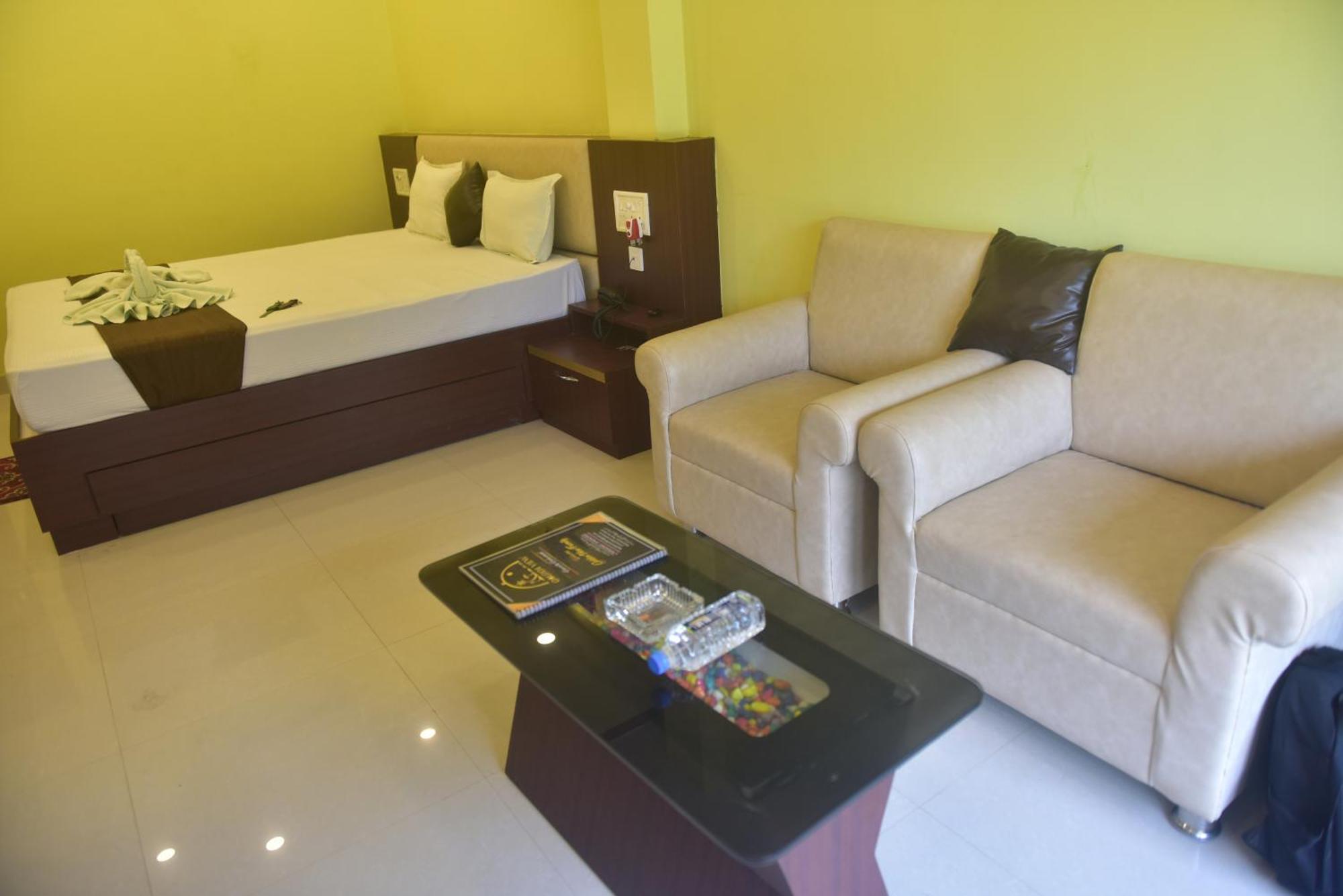 Golden View Resort And Restaurant Tajpur エクステリア 写真