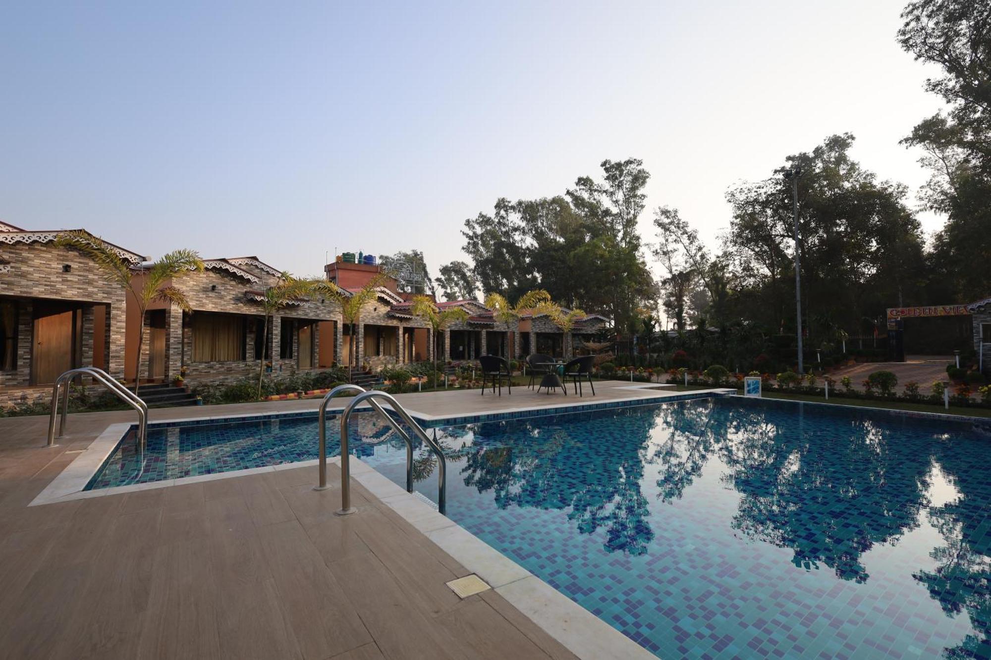 Golden View Resort And Restaurant Tajpur エクステリア 写真
